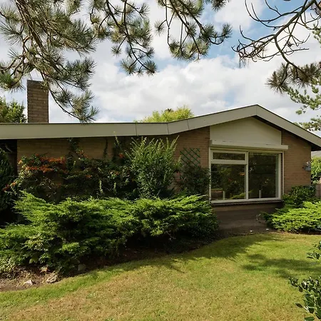 Spacious Near In Holiday home *